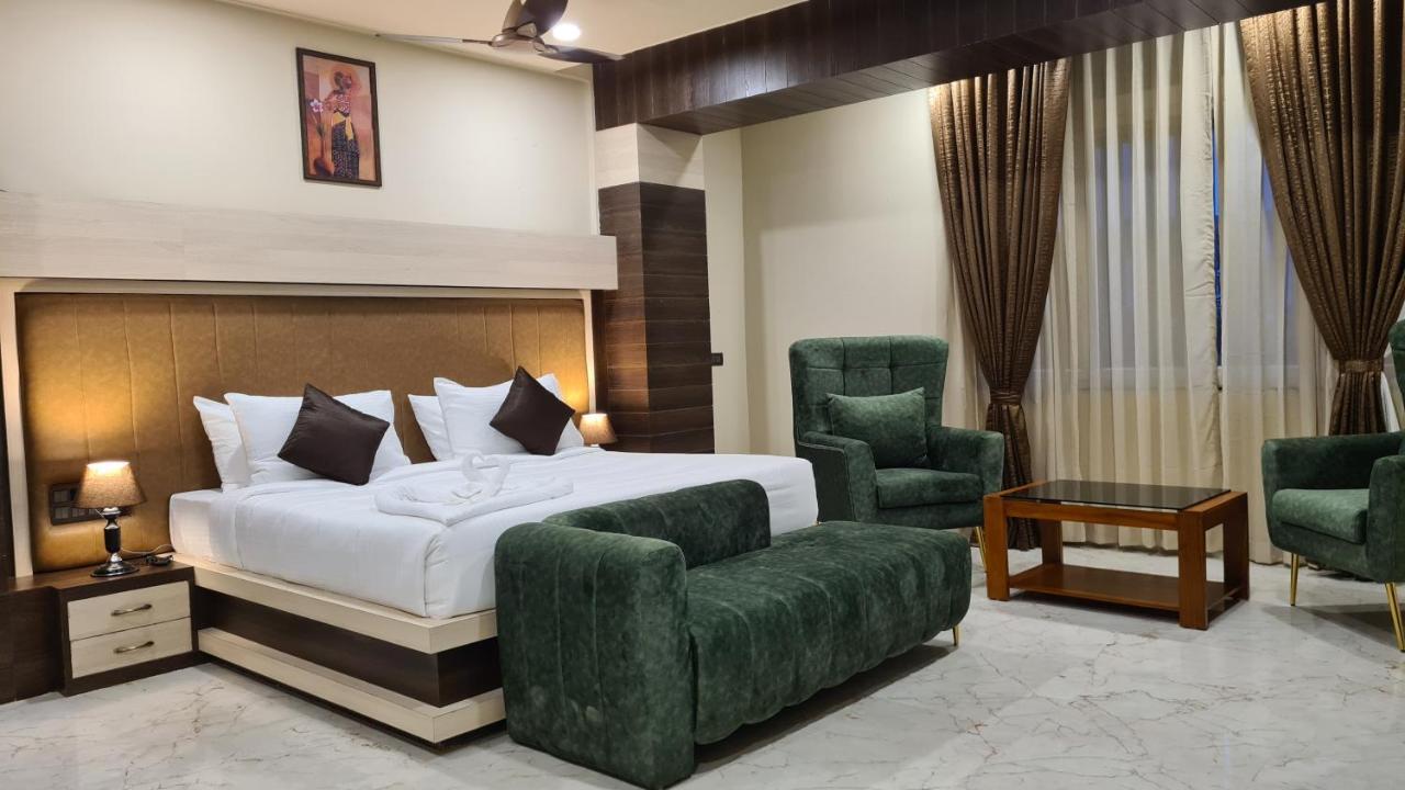 Hotel Eden Karwar Exteriér fotografie