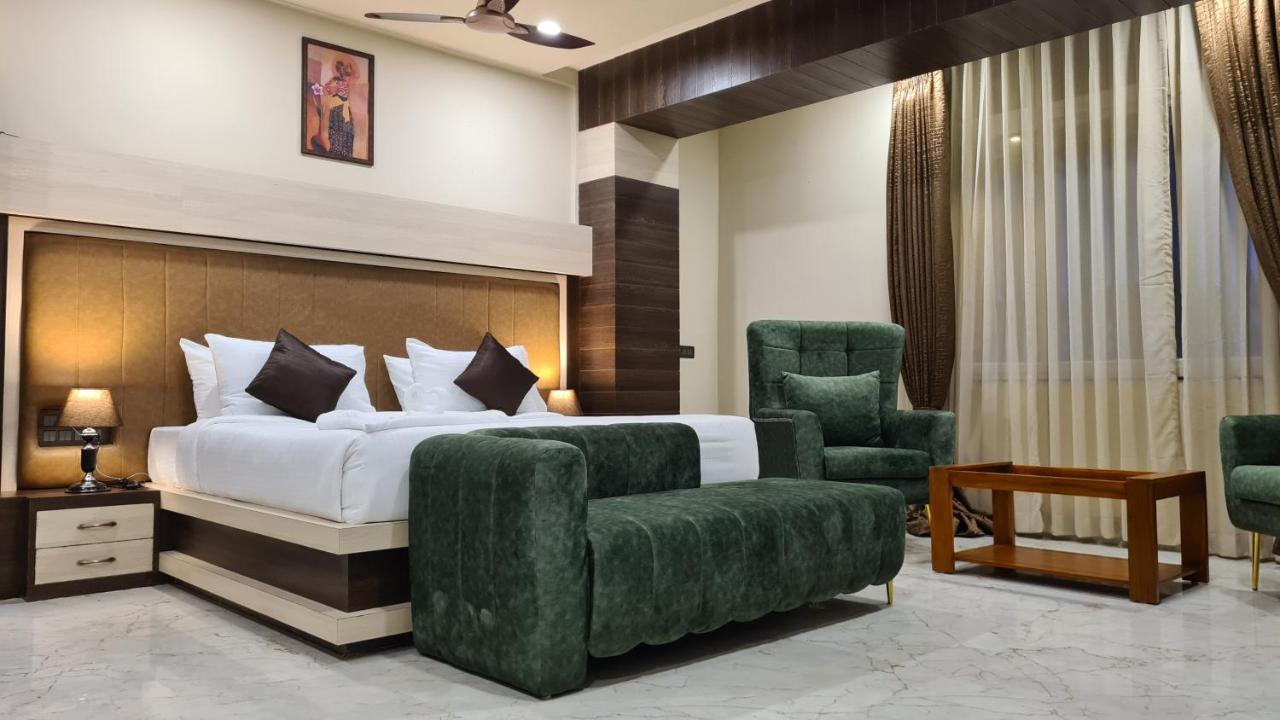 Hotel Eden Karwar Exteriér fotografie